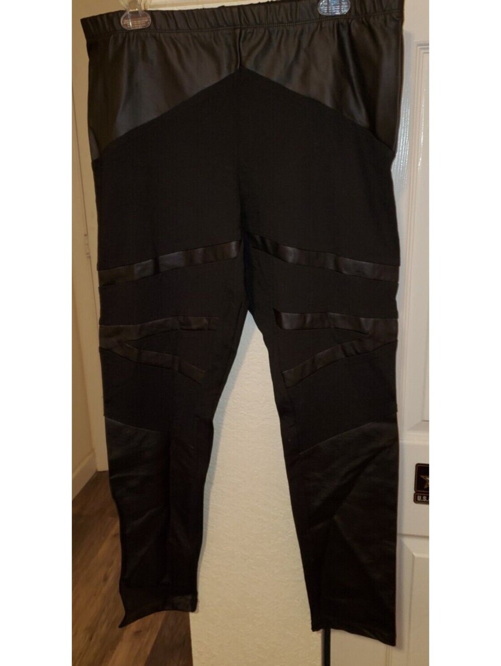 NWOT VENUS BLACK STRETCH LEGGINGS FAUX LEATHER DETAILS SIZE: US 16